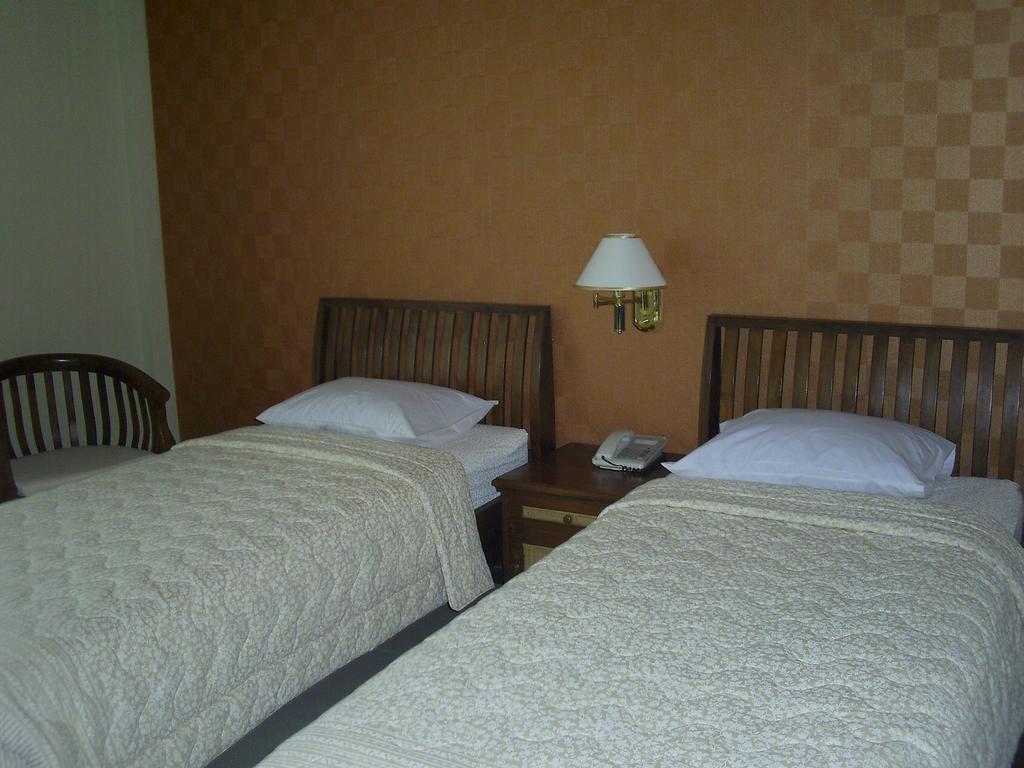 Green Wattana Hotel Sentul Bogor Esterno foto